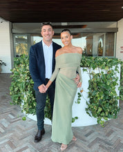 Load image into Gallery viewer, Benni Yasmin Off-Shoulder Maxi Dress - Pistachio
