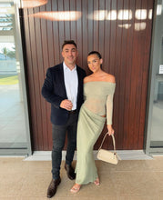Load image into Gallery viewer, Benni Yasmin Off-Shoulder Maxi Dress - Pistachio
