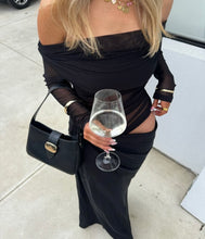 Load image into Gallery viewer, Benni Yasmin Off-Shoulder Maxi Dress - Black
