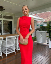 Load image into Gallery viewer, Effie Kats Verona Gown - Red
